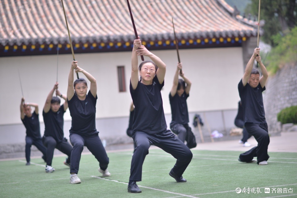 最美身影 | 五一假期泉城论剑