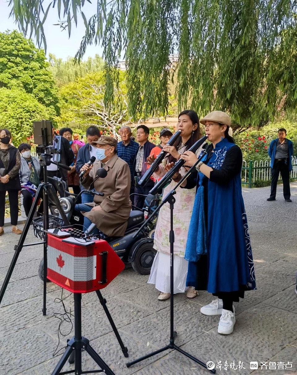 最美身影 | 百花公园里，人们以各种方式乐享假日生活