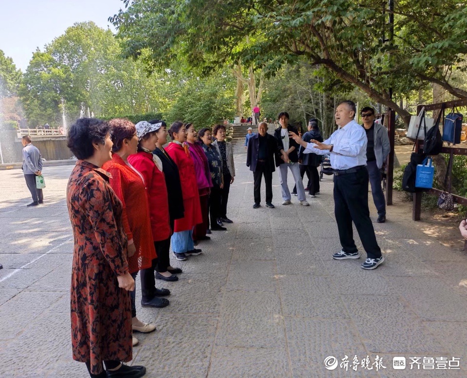 最美身影 | 百花公园里，人们以各种方式乐享假日生活