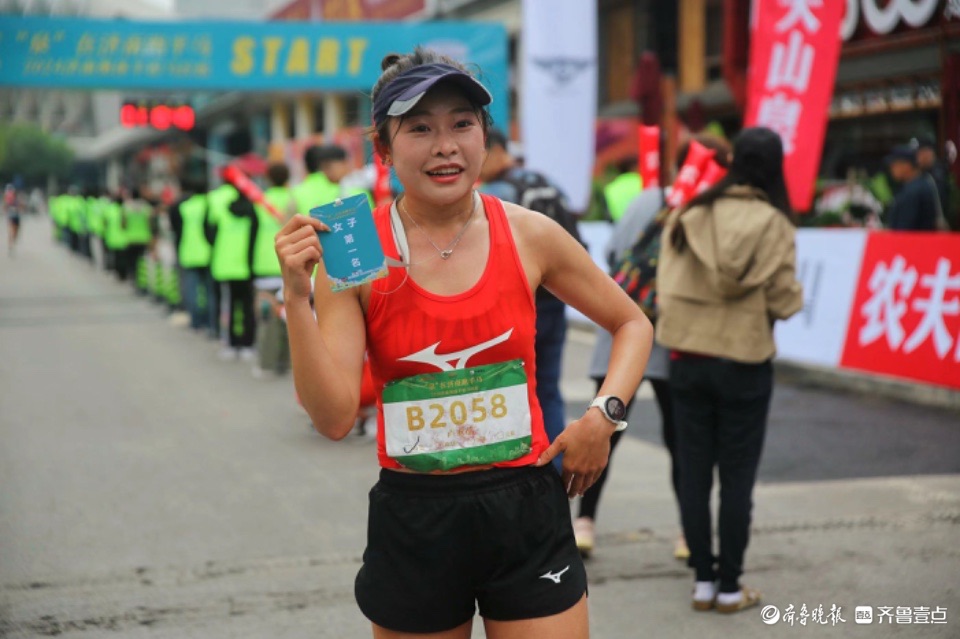 最美身影 | 跑起来！“泉”在济南跑半马