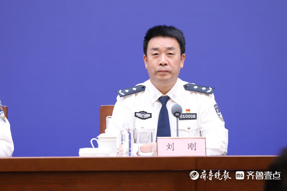 刘刚表示,济南市公安局在省公安厅党委坚强领导下,树牢打防并举,预防