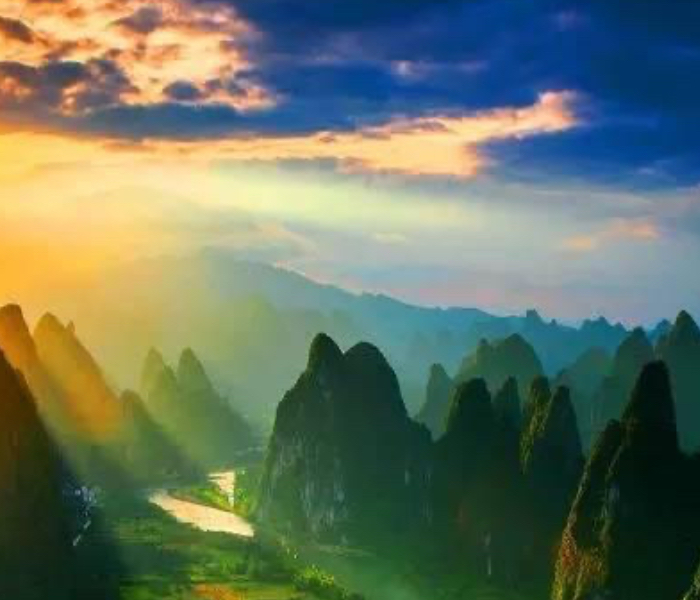 围绕非遗保护传承、文化旅游发展、文物古迹发现等内容，齐鲁晚报·齐鲁壹点文旅新闻事业中心设置“好戏薪传人”“果然有好戏”“文旅新势能”“畅游齐鲁”“文博盛宴”“考古山东”等重点栏目，多维度立体式报道，展示齐鲁大地深厚文化底蕴。