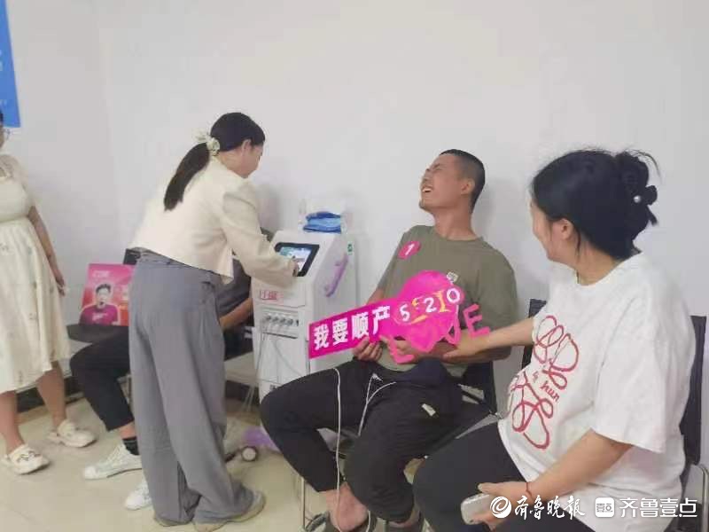 倾听母婴，共筑暖链！ 岚山区人民医院开展母乳喂养日宣传活动