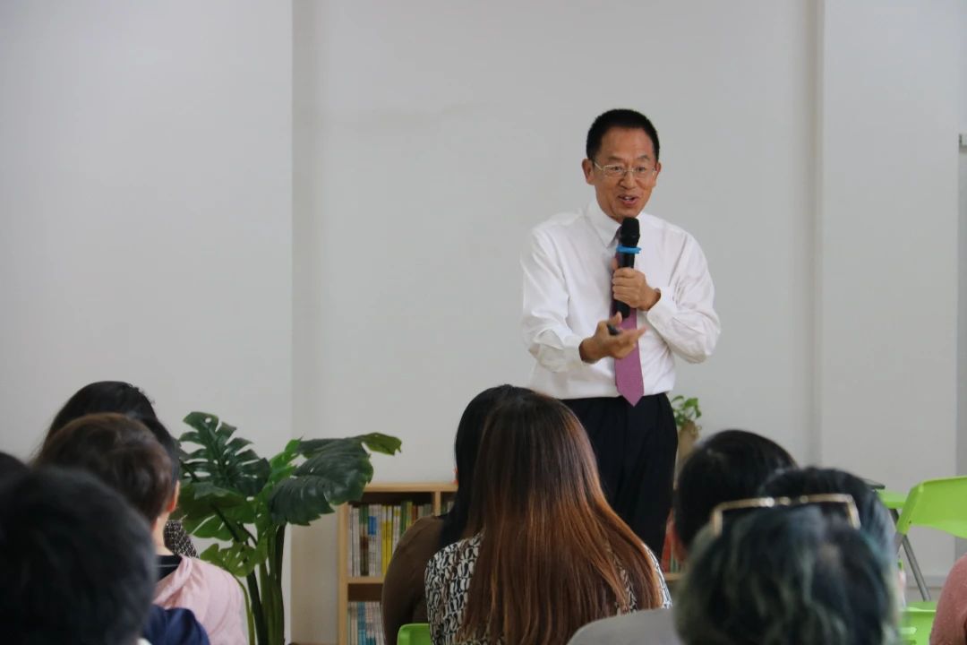 王修文博士在济举办教育公益讲座,深入探讨智慧父母之道