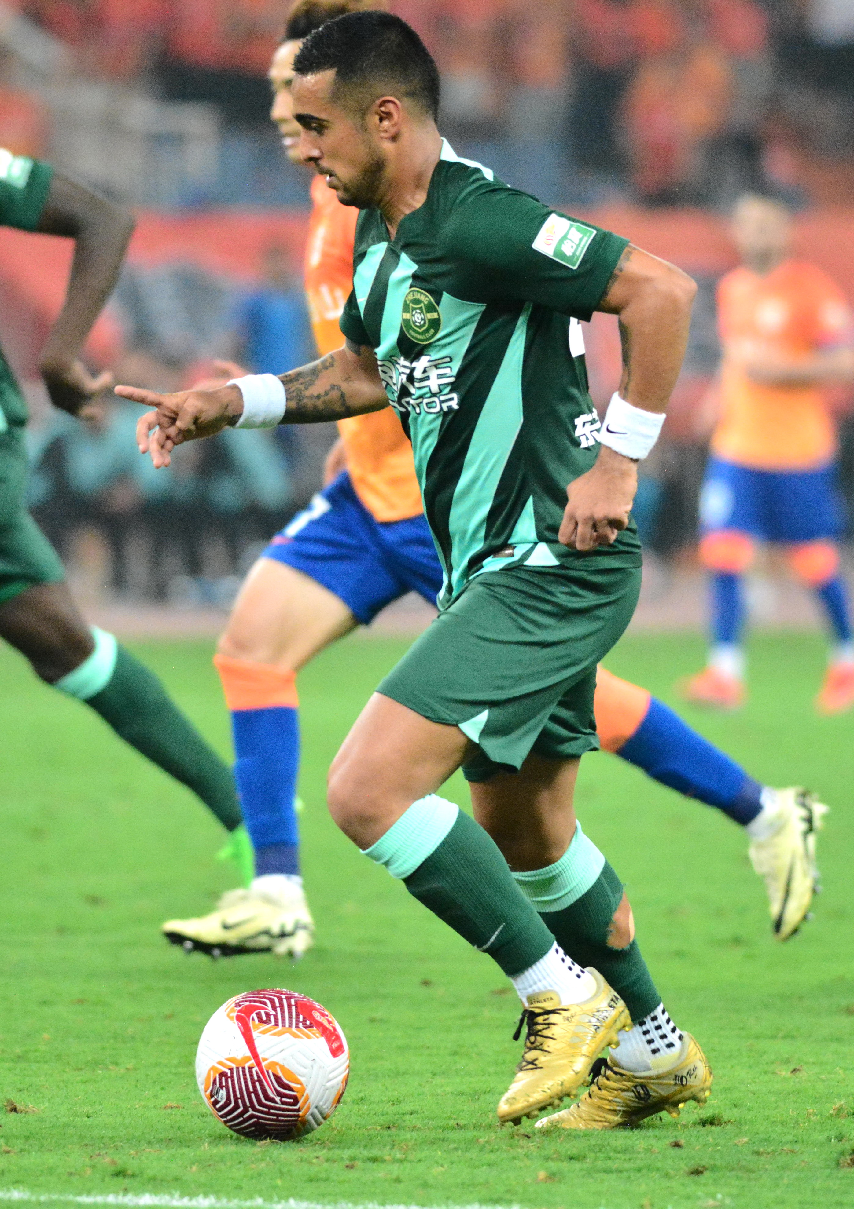 图集|泰山vs浙江,泰山队租借球员莱昂纳多表现出色