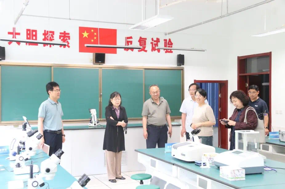 胜利一中 | 教育部专家莅临 共谋科学教育新篇章