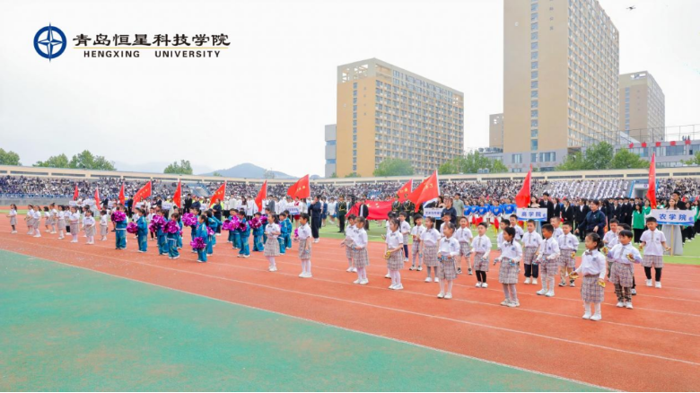 青岛恒星科技学院女生图片