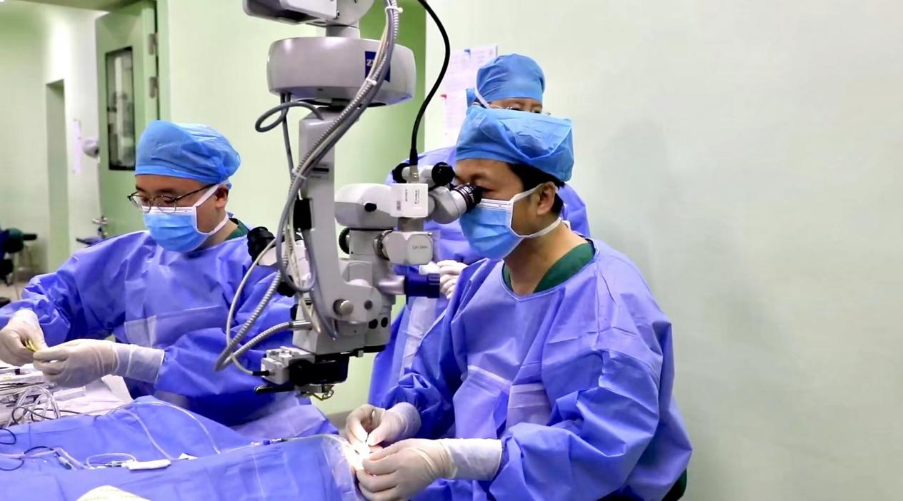 四个100|他坚守公益事业，带动超三百人签署角膜捐献志愿书