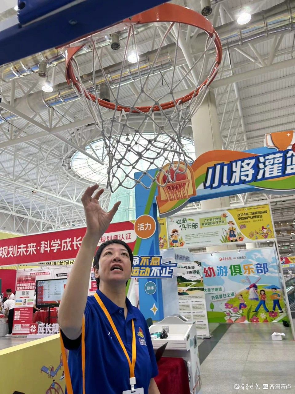 孕婴童产业博览会，展台风格多变