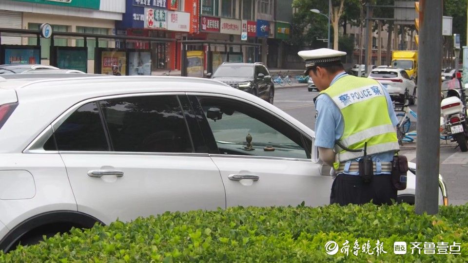 高考開考在即，濟南一考點附近實行交通管制