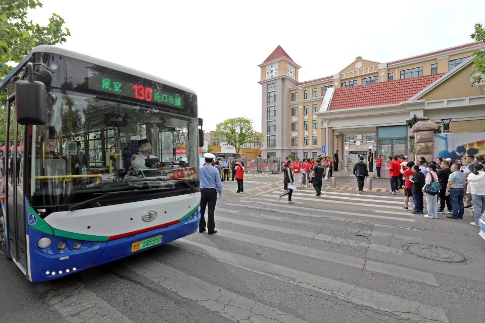 志愿者爱心助考在行动