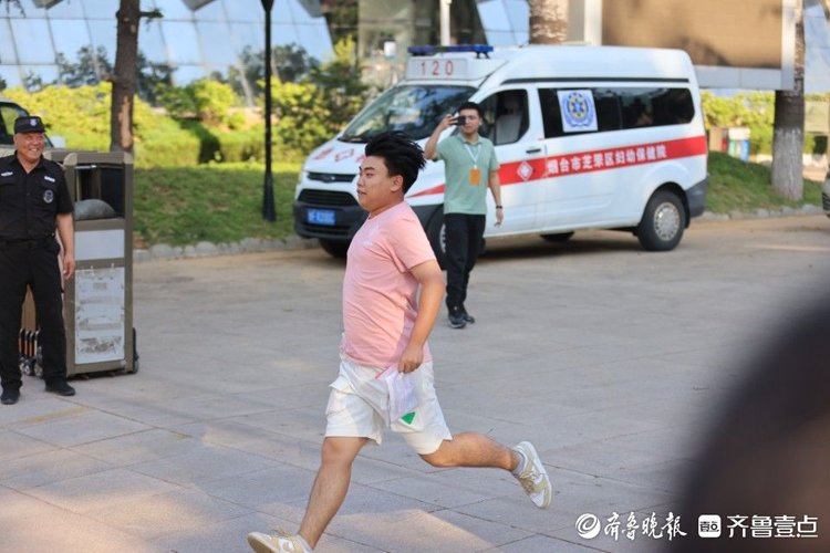 图集|一举夺魁!高考收官,烟台家长“花”式迎接排面拉满