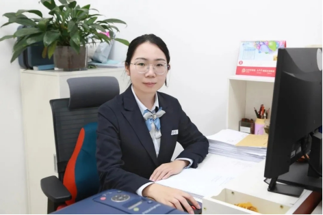 王秀莉目前是中国银行莒县支行的一名综合服务经理,工作中她始终保持