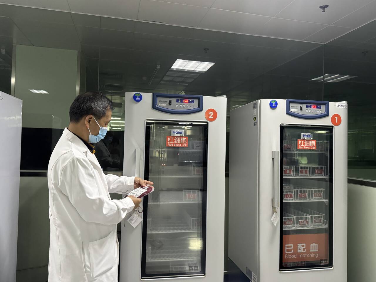 聚焦世界献血者日丨20余年，他用心把好血液到临床最后一道关
