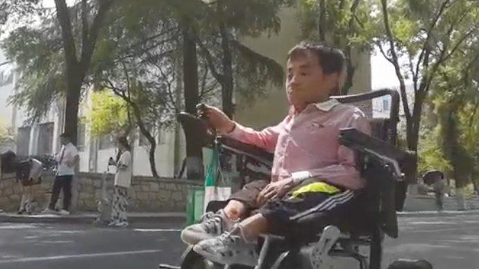 果然视频｜山大“瓷娃娃”实现生活自理：自信心更强了