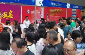直击济南中招会|家长咨询是有备而来，招生老师解答酣畅淋漓