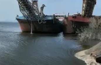 国家防办、应急管理部派工作组赴华容县决口险情现场指导抢险救援