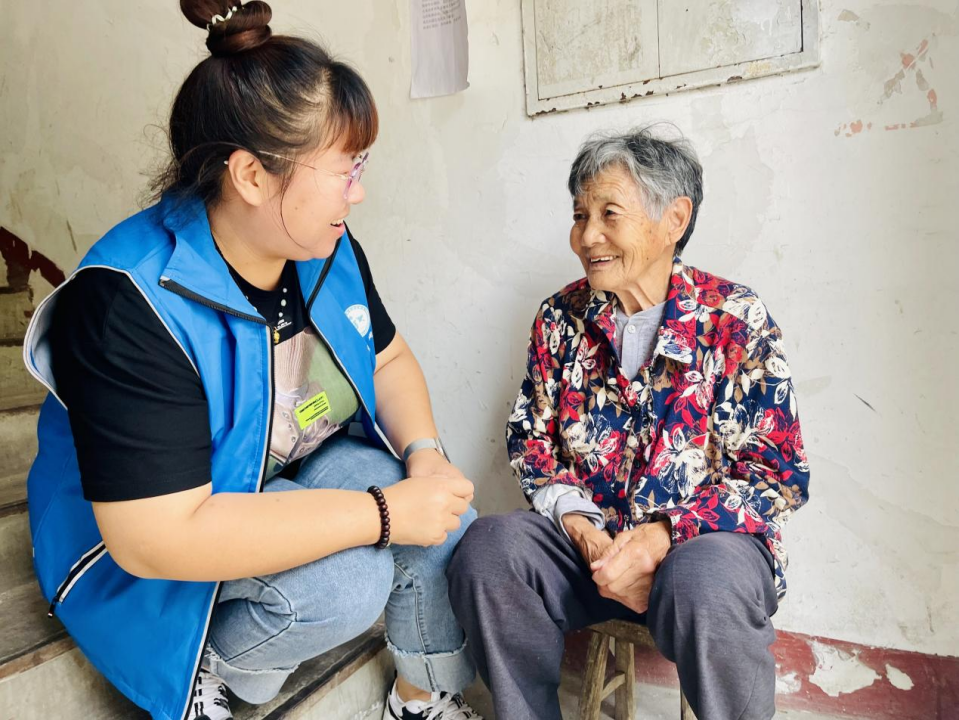 南苑街道三里屯社区:炎炎夏日送清凉 丝丝关爱沁人心