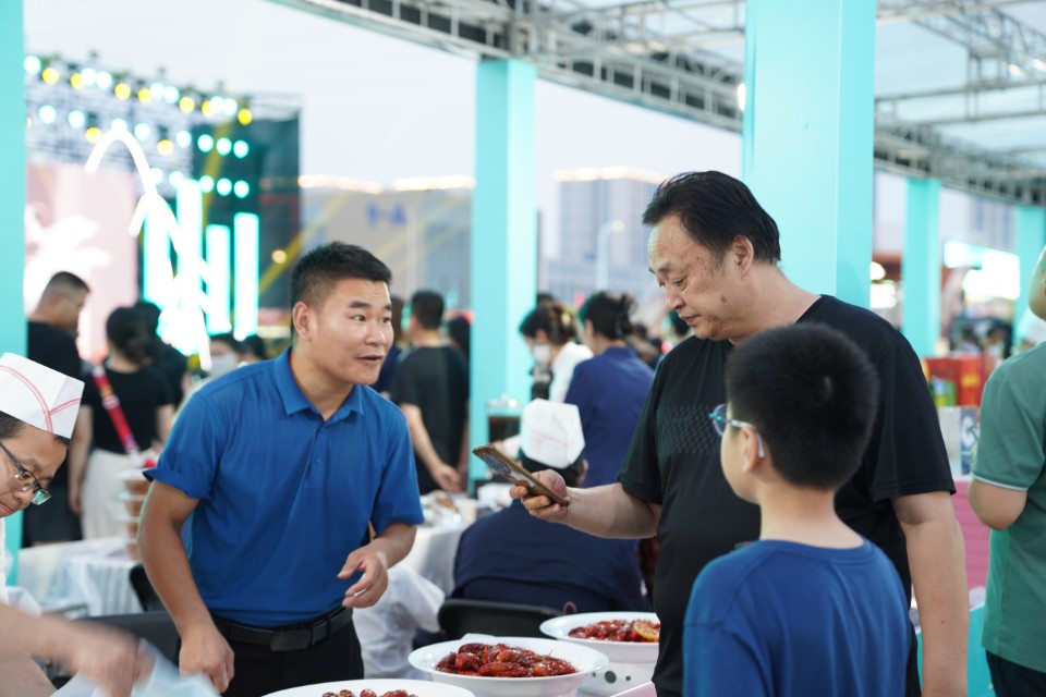 2024齐鲁美食节：市民舌尖上的盛宴，心满意足的美食之旅