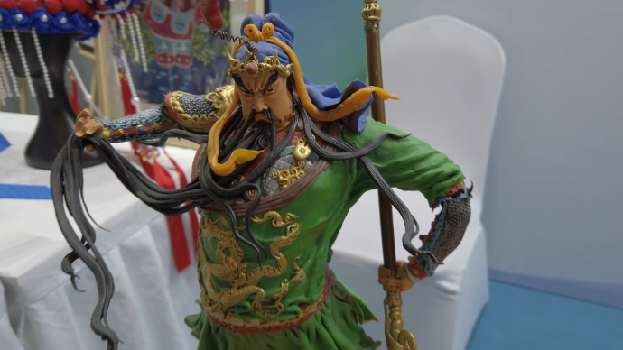 壹视频丨沂蒙面塑省级非遗传人现场展示，临沂展位红色文化动人心