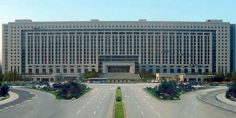 奥体中心落户经十路,这不仅是济南体育事业的重大突破,也是城市东拓