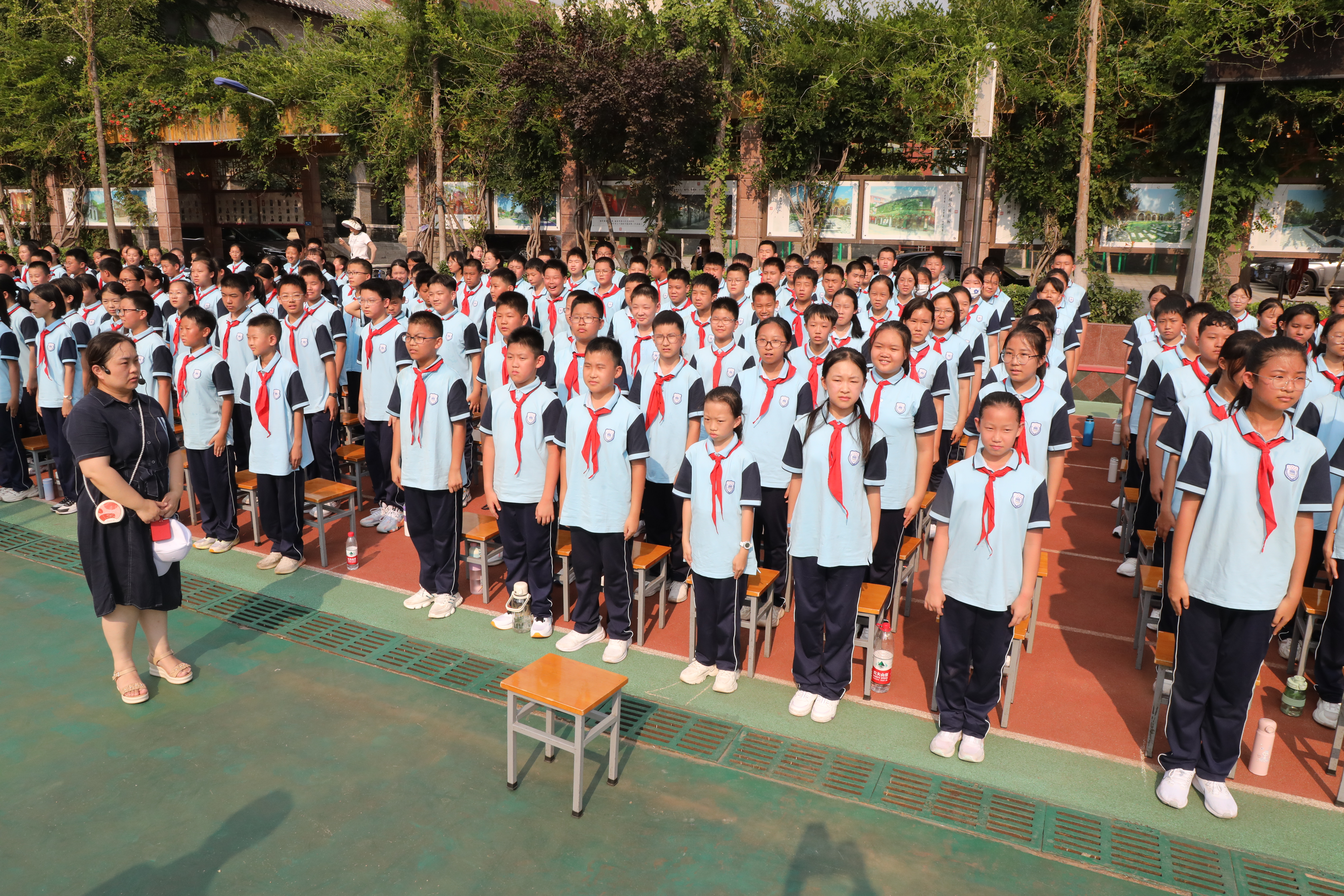 飒爽展英姿 青春正启航