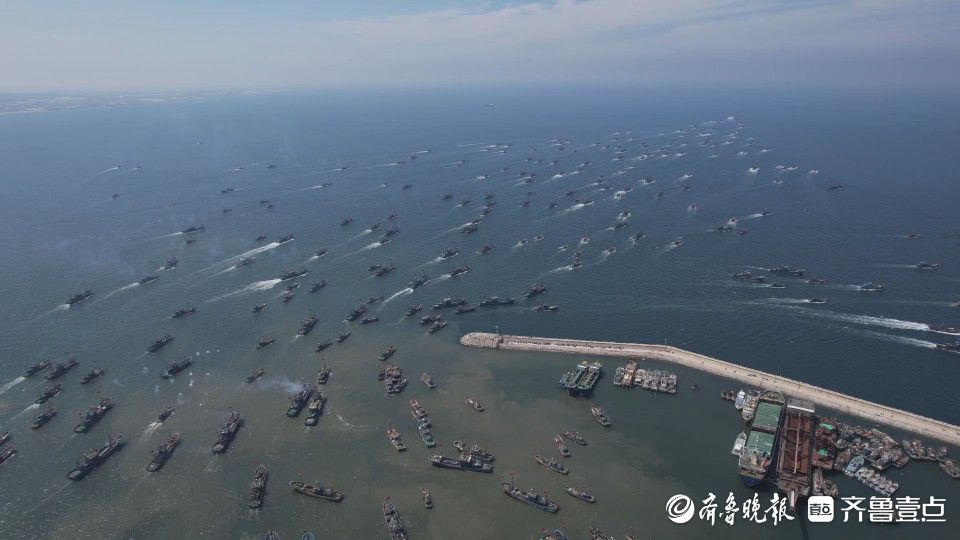 图集|莱州三山岛渔港锣鼓喧天庆“开海”，渔船扬帆出港