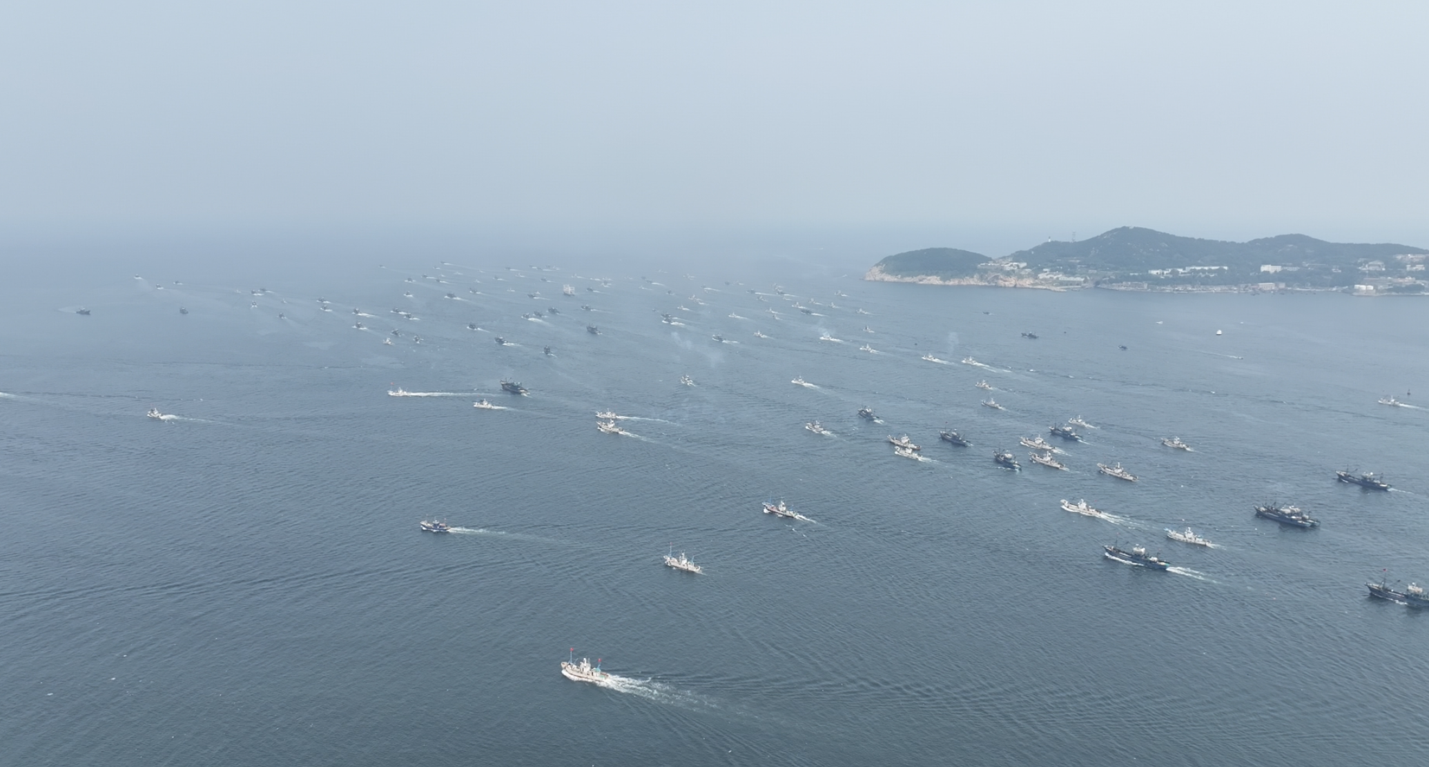 威海远遥渔港开海盛况：智慧管理护航渔业丰收季