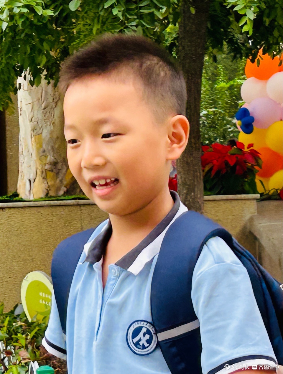笑脸迎新！全国中小学陆续开学