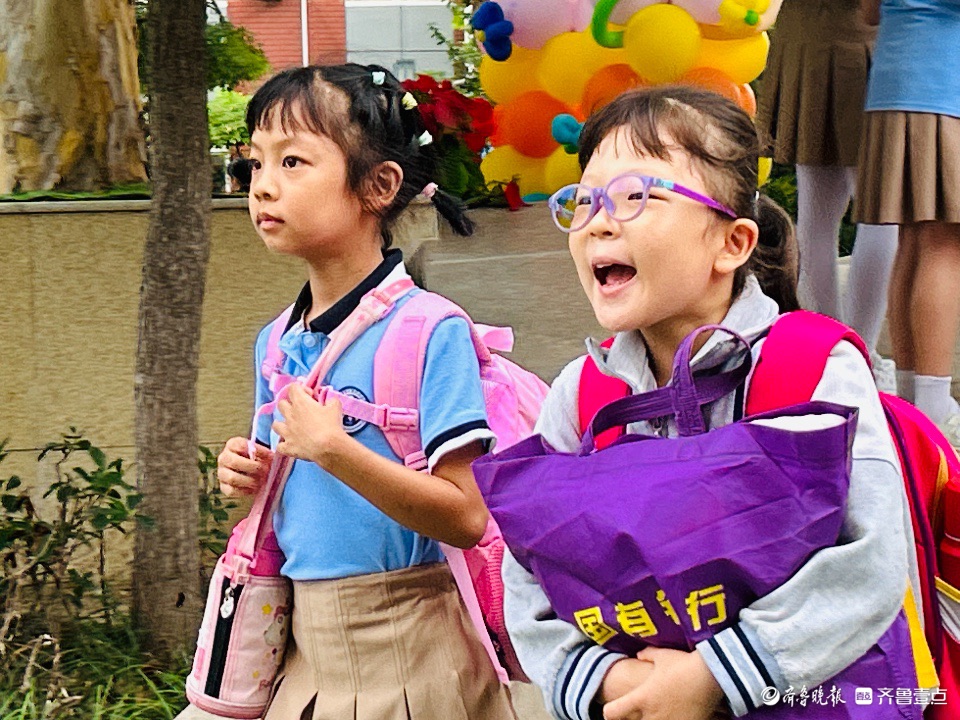 笑脸迎新！全国中小学陆续开学