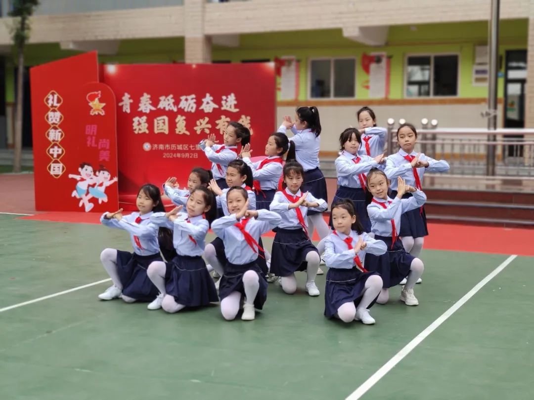 历城区七里河小学图片