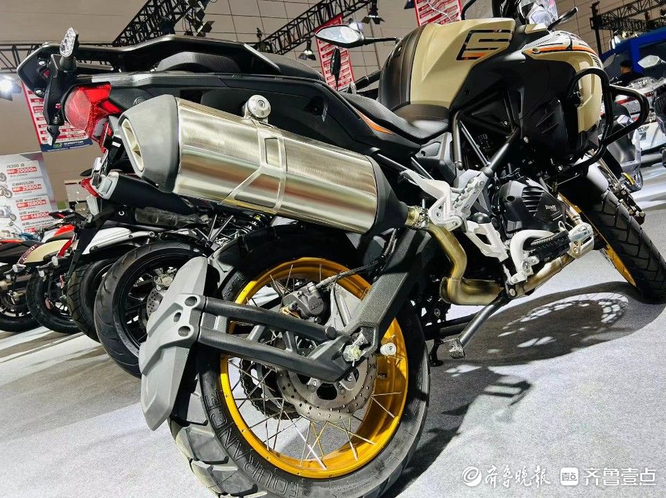 第50届齐鲁国际车展上，摩托车“大军”阵容强大