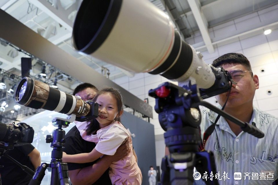 长枪短炮大座机，来齐鲁影像器材嘉年华感受摄影的魅力