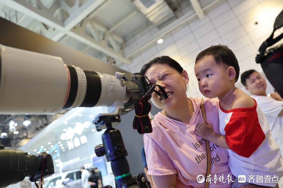 长枪短炮大座机，来齐鲁影像器材嘉年华感受摄影的魅力