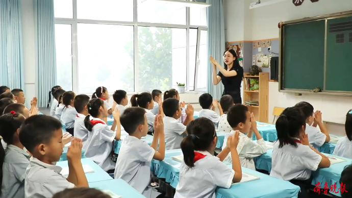 果然视频∣德州“00”后教师张延婷：用行动温暖每一个孩子