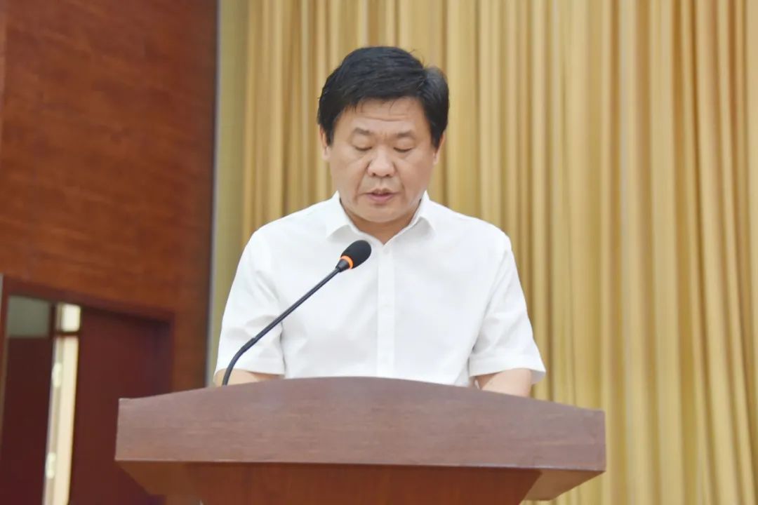 邹平长山镇召开庆祝第40个教师节表扬大会