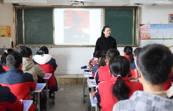 莒县长岭镇中心小学：创设发展生态场，乡村教师再成长