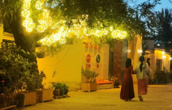 漫行龟兹小巷，欣赏绝美夜色，触摸文化质感