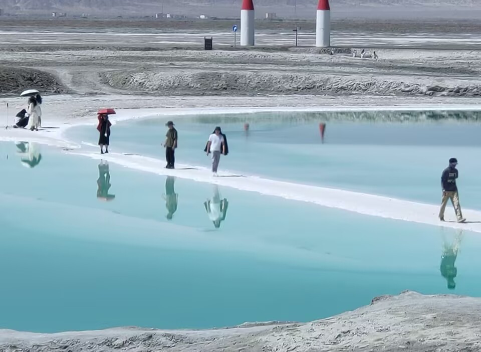 斑斓静谧的大柴旦盐湖，人间绝美