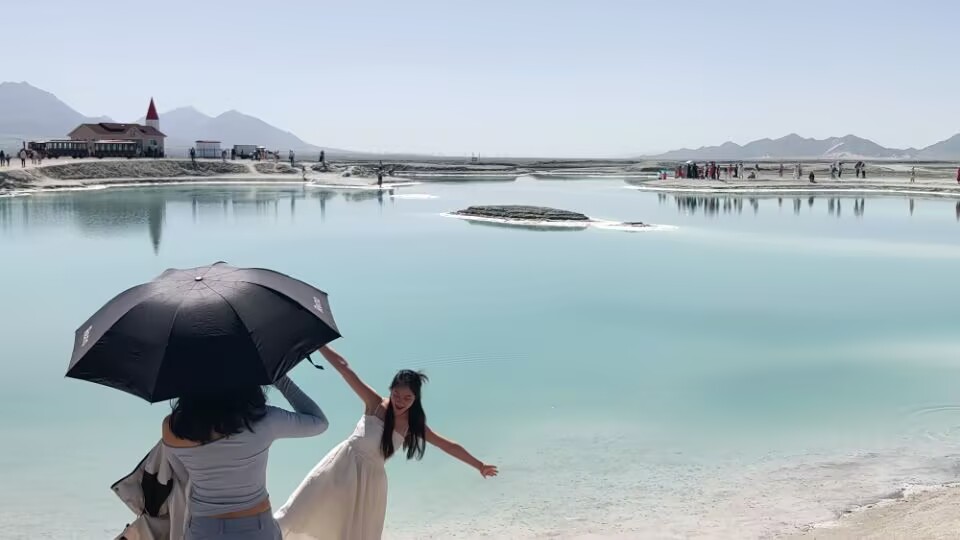 斑斓静谧的大柴旦盐湖，人间绝美