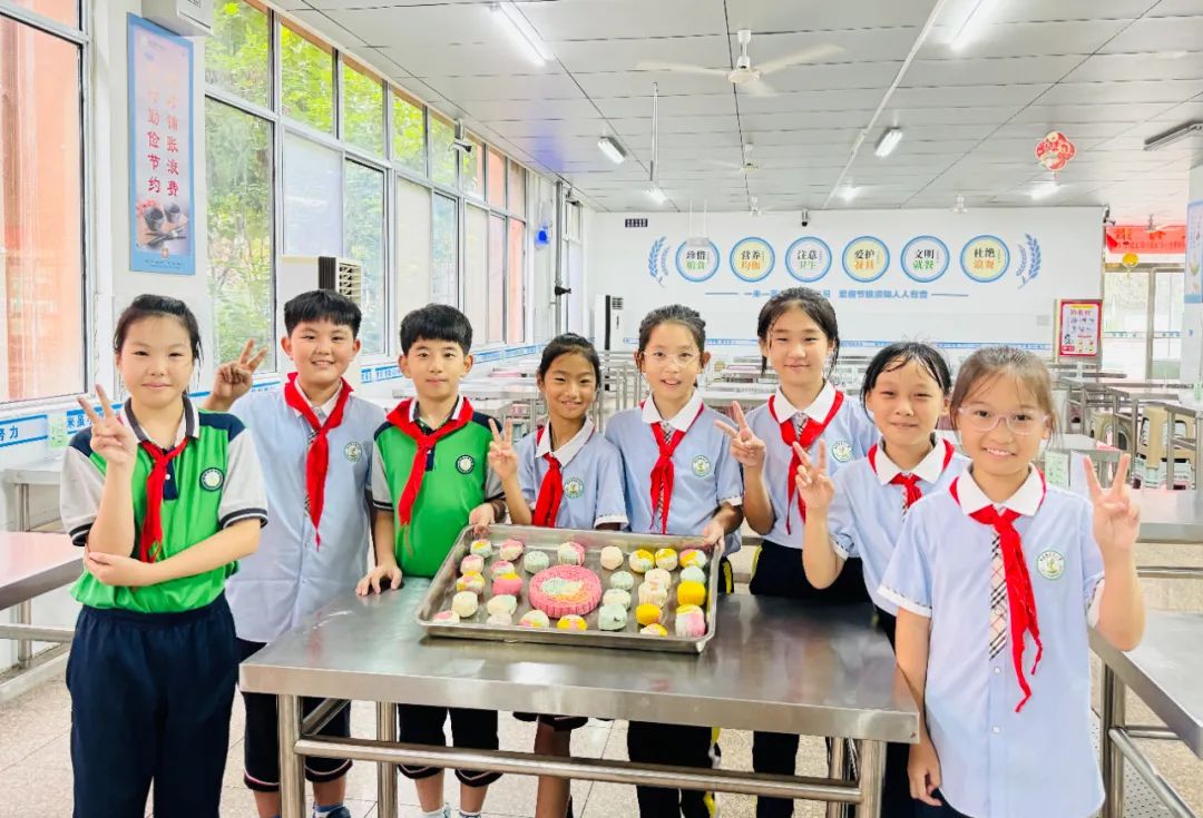 DIY月饼，临沂柳青苑小学学子一起寻味中秋文化