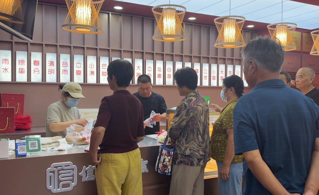 木糖醇月饼等少糖节令美食走上餐桌，医生提醒中秋应当健康饮食