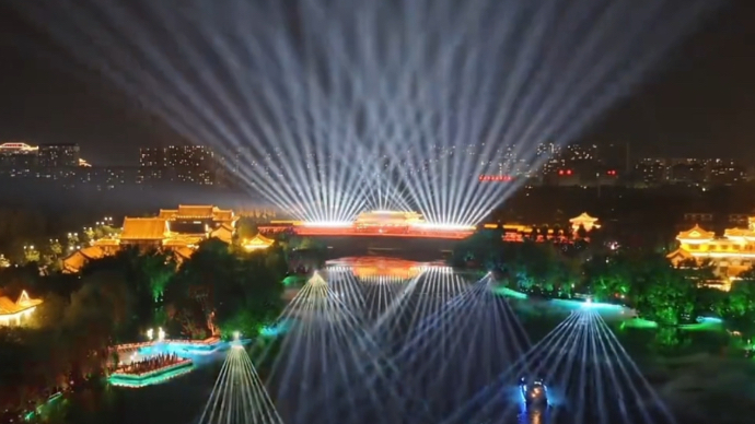 果然视频｜打铁花、游船、情景演绎……夜游曲阜“灯火蓼河里”