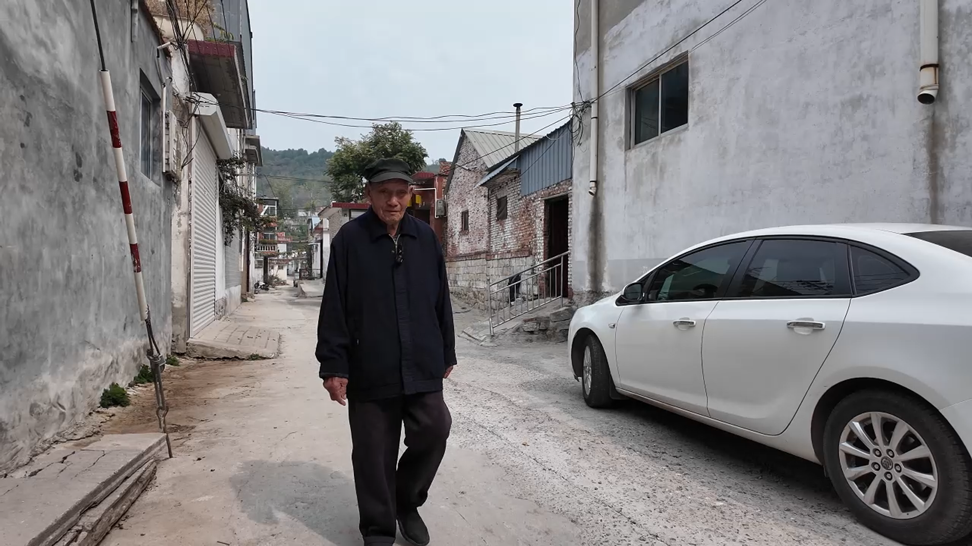 重阳节｜103岁的范而才：吃好喝好穿好睡好