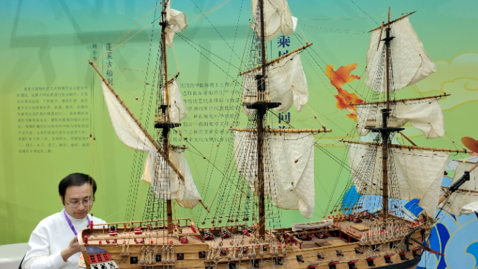 果然视频|蓬莱古船制作技艺亮相非遗博览会，工艺细致造型逼真 