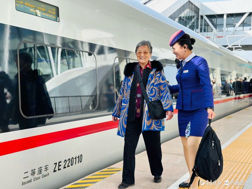 情报站|首发车！潍烟高铁今日开通，烟台壹粉抢“鲜”打卡莱州站
