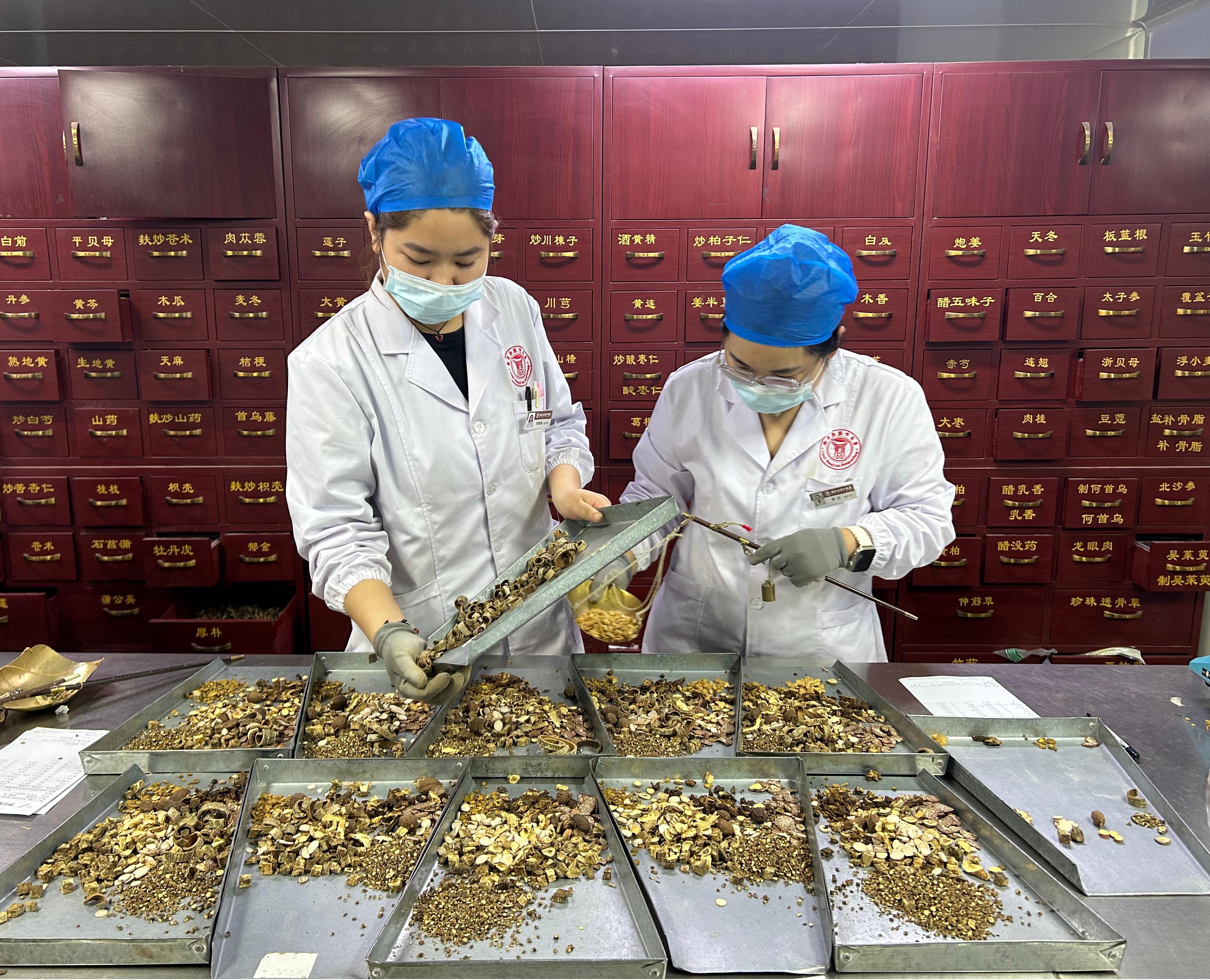对话·临沂｜一份传统，八代坚守，让沂蒙道地药材走向全国