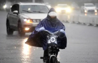 受台风影响，复旦等多所在沪高校线下课程改为线上教学