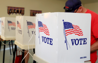 美国已有超6400万选民就总统大选进行提前投票