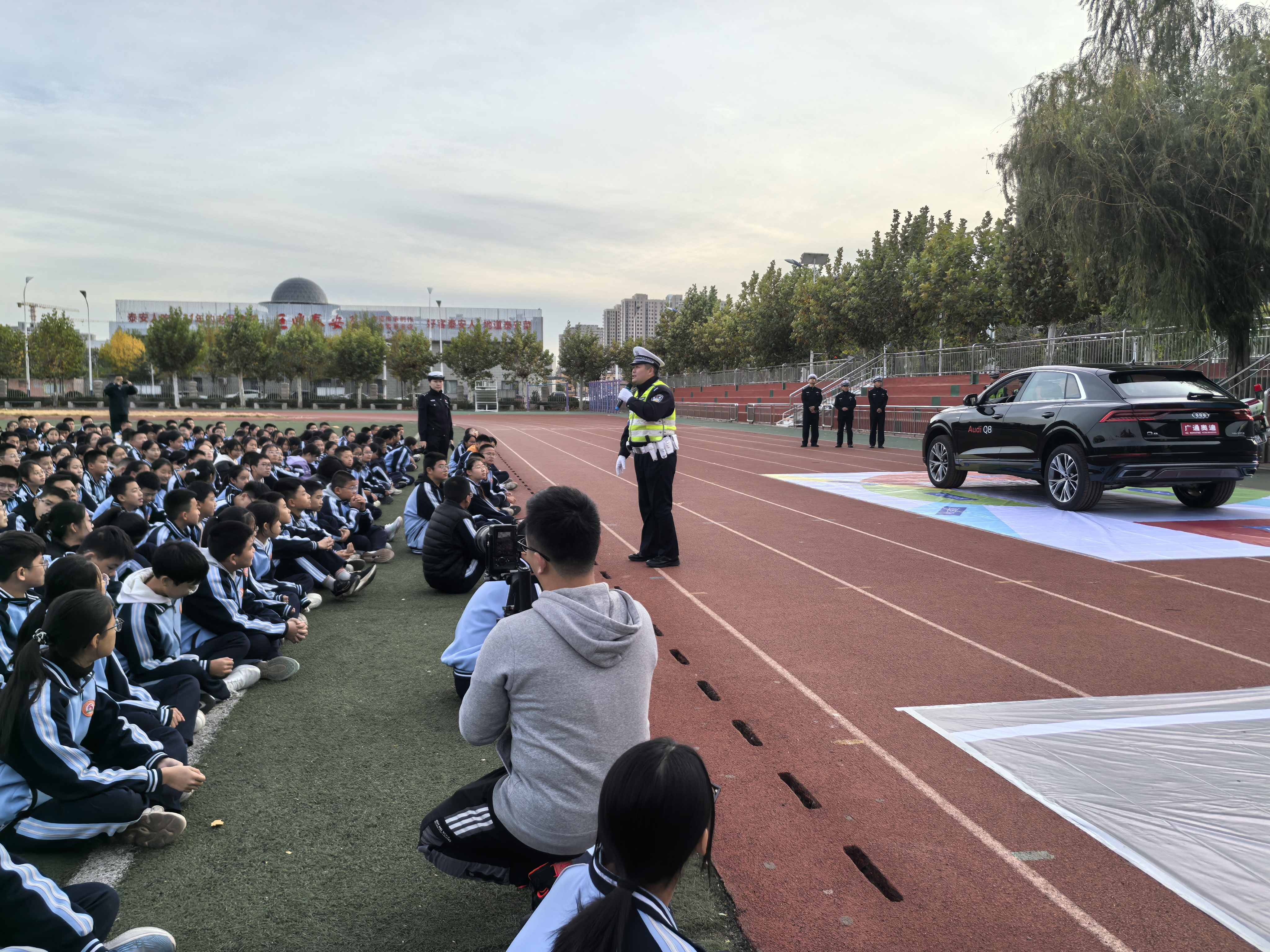 "实景模拟 互动体验",泰安交警这场"沉浸式"交通安全课燃爆了